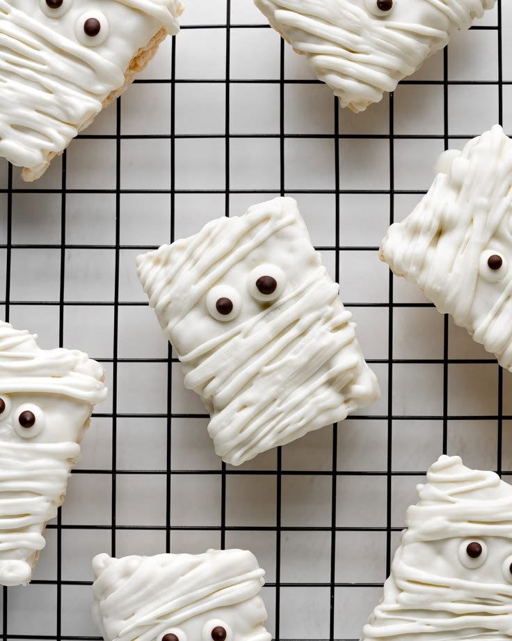 Halloween mummy Rice Krispie treats